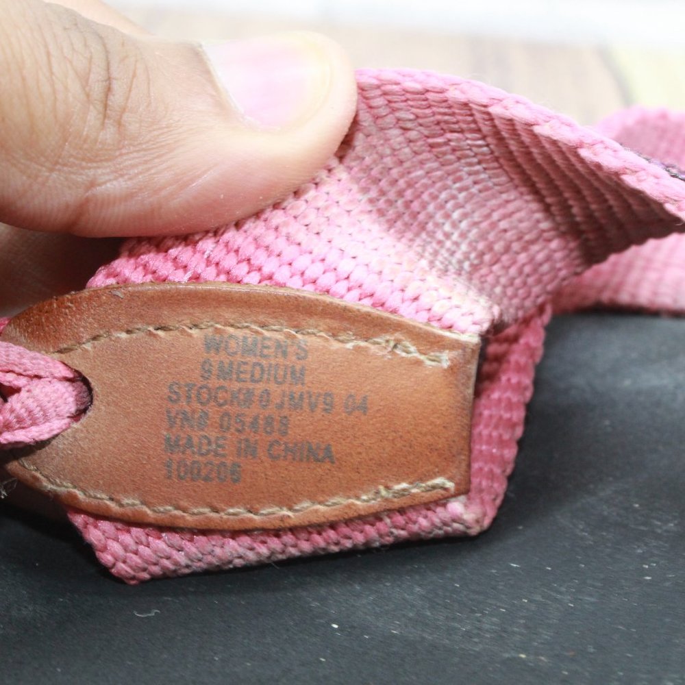 LL Bean Women's Pink Printed Nylon Flip Flops Summer Flat Sandals Size 9 M - Picture 7 of 9